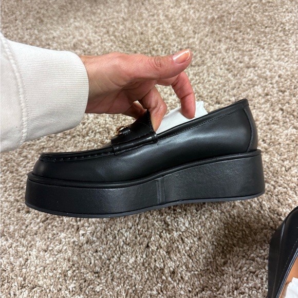 Gucci Black Leather platform Loafers with Gold Accent - Picture 5 of 10